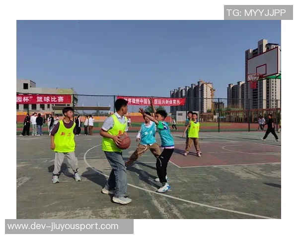 篮球志愿者：用热情与奉献点燃青春梦想的赛场故事